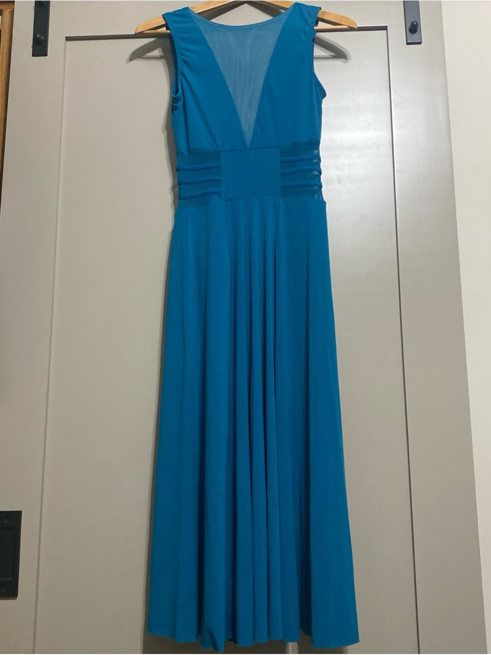 Weissman Bright Teal Sleeveless V‑Mesh Maxi Dress